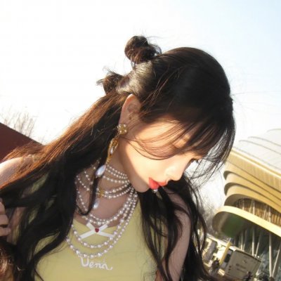 夭寿了她老公儿子是凤凰