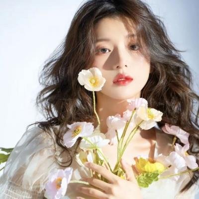 重生黑月光，大小姐她专治不服